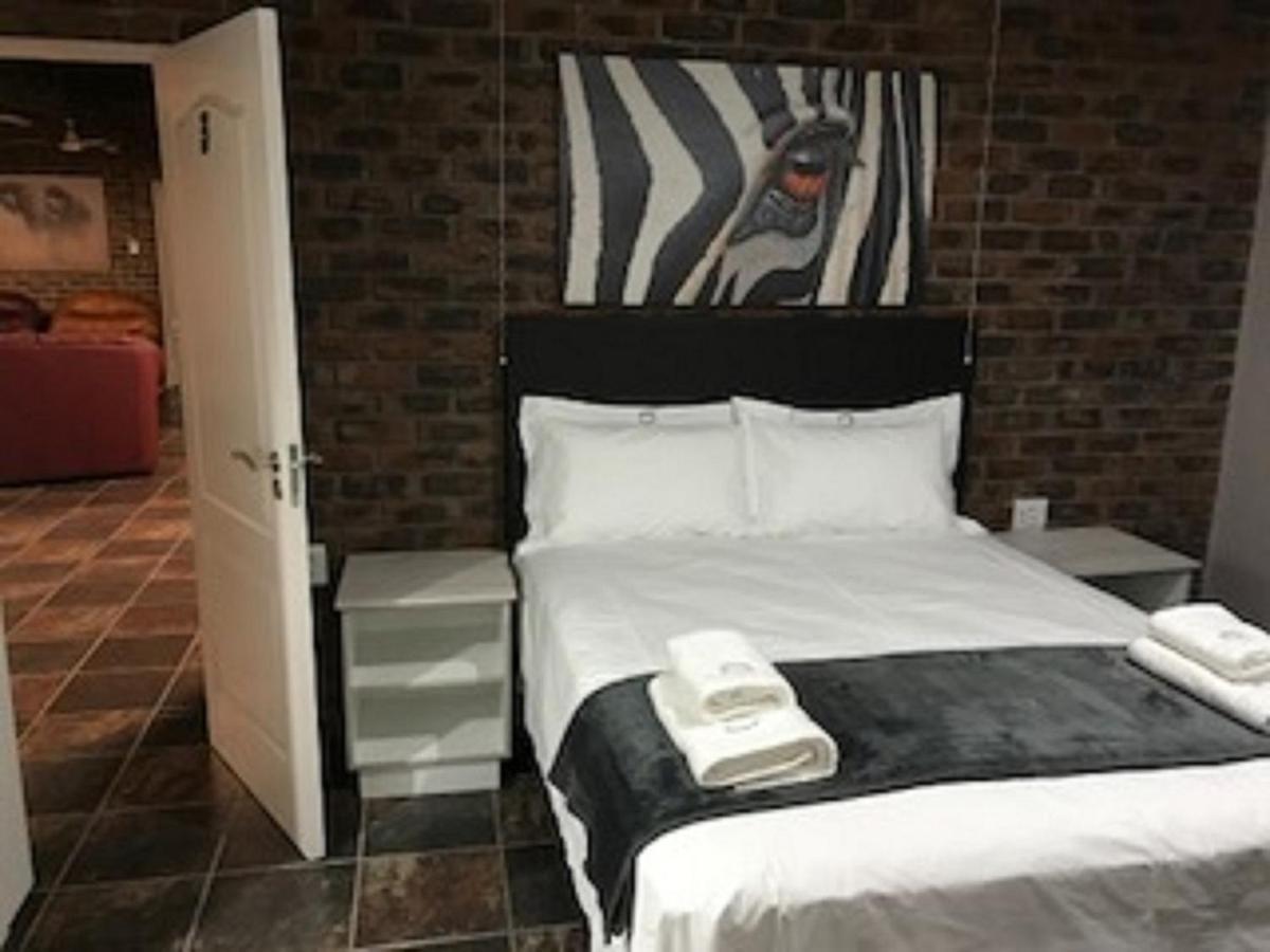 Kruger Wild Dog Inn มาร์ลอทพาร์ค ภายนอก รูปภาพ