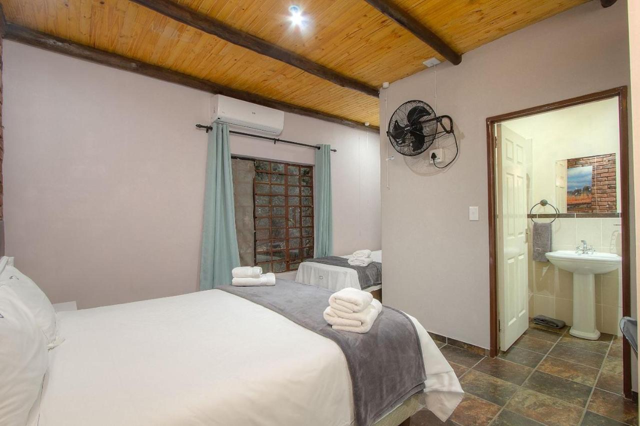 Kruger Wild Dog Inn มาร์ลอทพาร์ค ภายนอก รูปภาพ