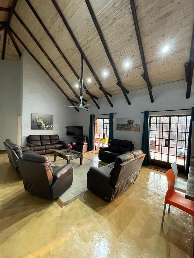 Kruger Wild Dog Inn มาร์ลอทพาร์ค ภายนอก รูปภาพ