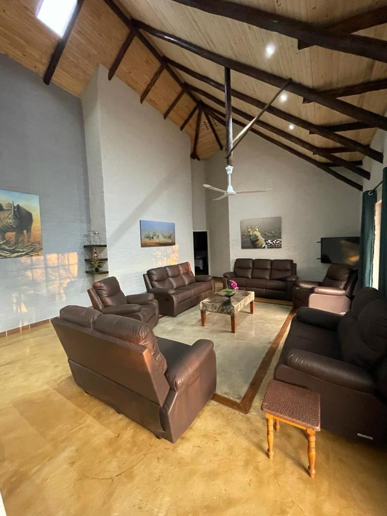 Kruger Wild Dog Inn มาร์ลอทพาร์ค ภายนอก รูปภาพ