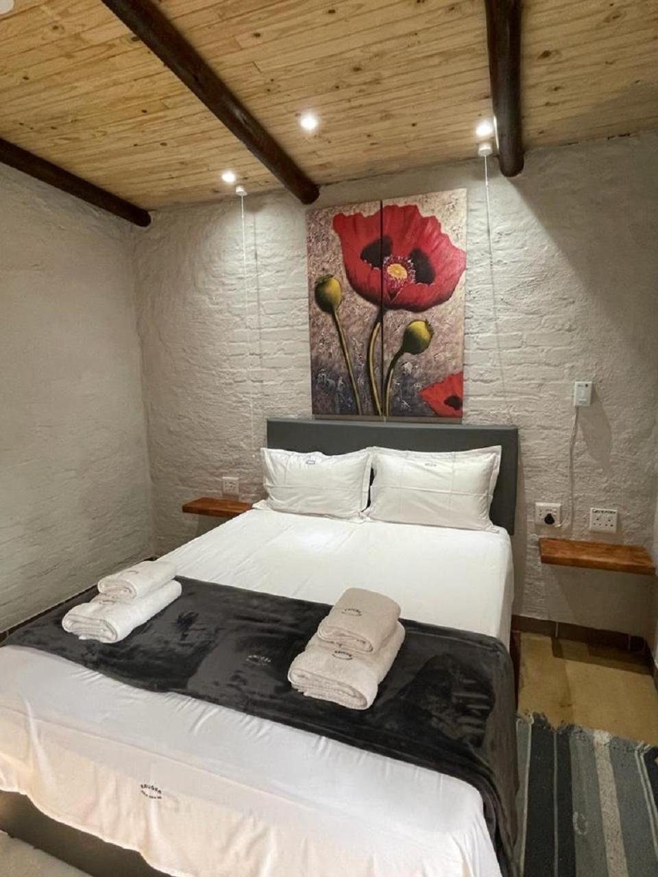 Kruger Wild Dog Inn มาร์ลอทพาร์ค ภายนอก รูปภาพ